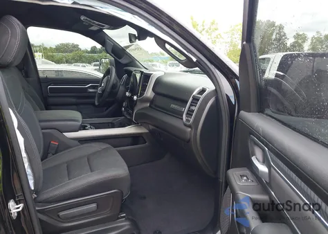 2025 Ram 1500 z USA, uszkodzony, nr VIN 1C6RRFFG7SN502456